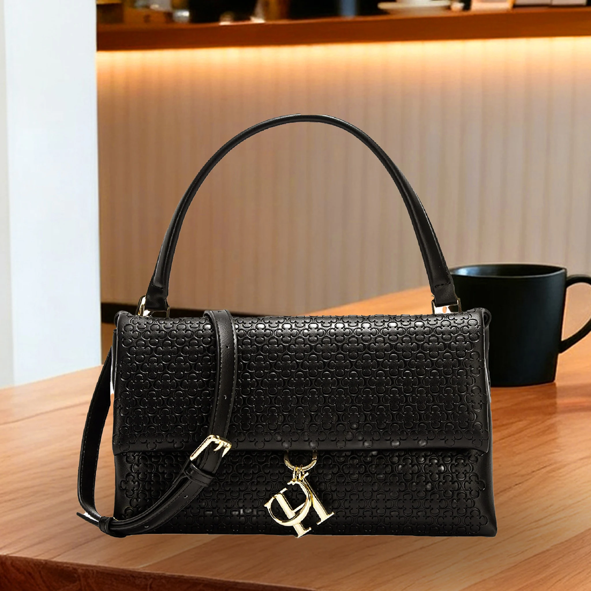 Elegant Handbag Monogram Embos - Structured Handbag Top Handle recensie en prijs
